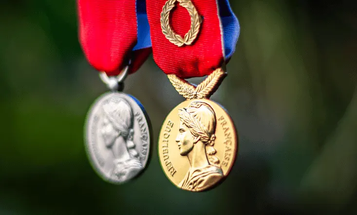 Qui achète la médaille d’honneur du travail